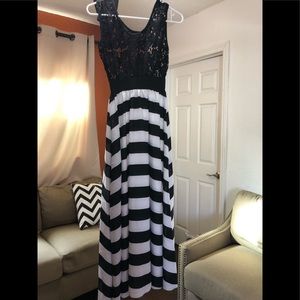👗Vestido largo rayado, negro con blanco sz S